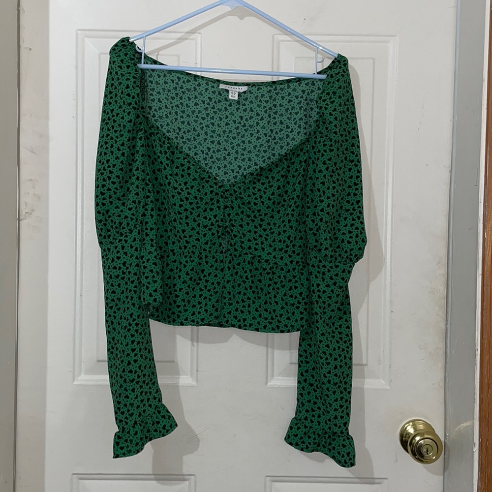 Sweet TopShop cropped blouse, lg. sleeves, green / black hearts. Size 12